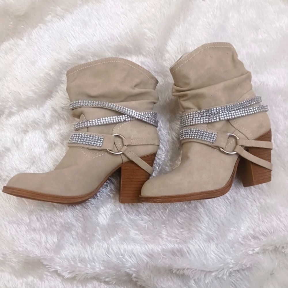 Daisy Fuentes Kamile Heeled Ankle Booties size 5.5